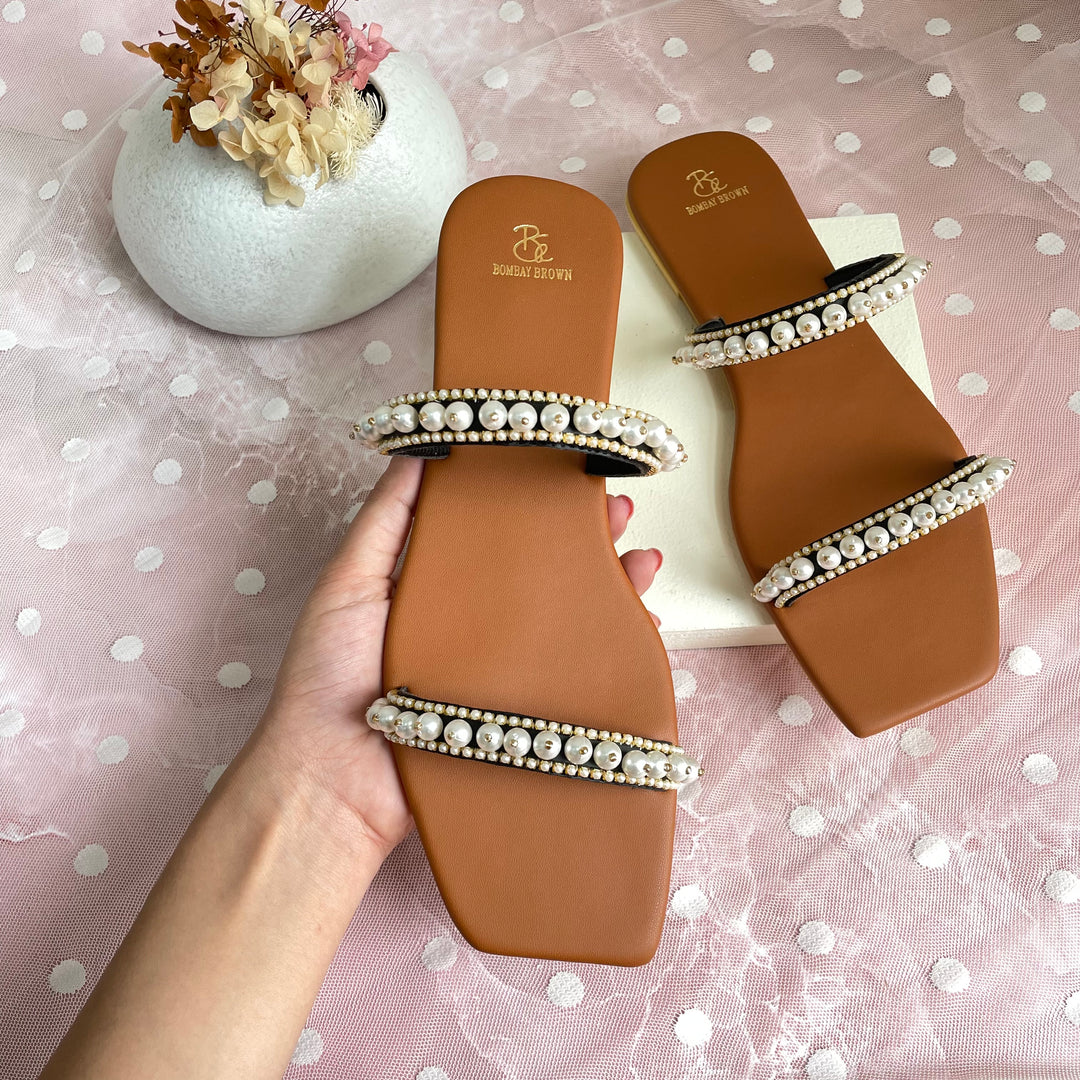 ﻿Elara Pearly tan sliders